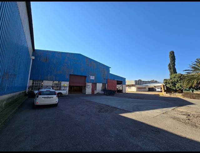1,350M² FACTORY TO LET IN TUNNEY